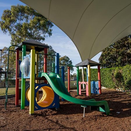 فندق شاتو إيلان آت ذا فينتدج هانتر فالي بوكولبن المظهر الخارجي الصورة Playground at the school