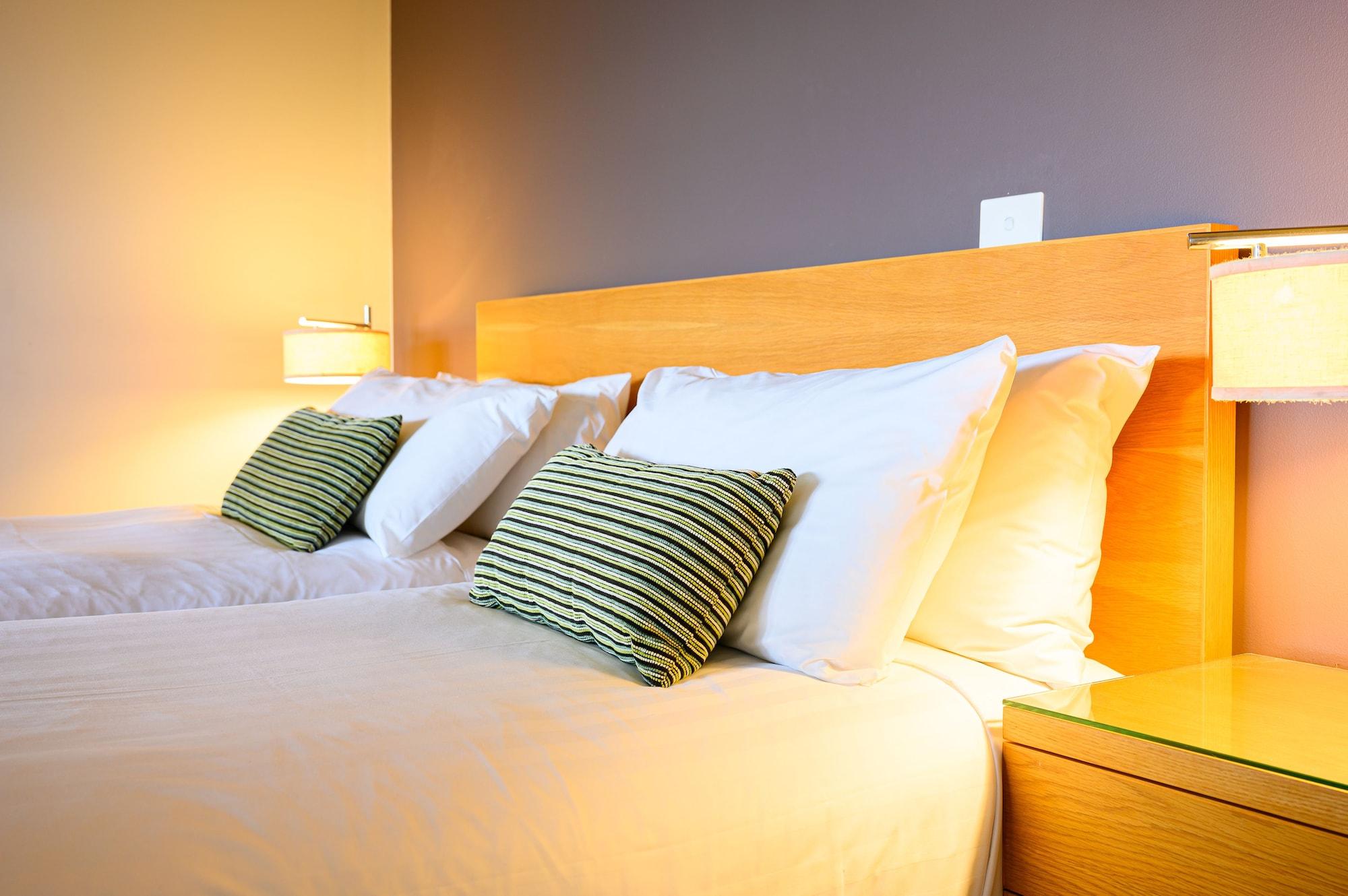 فندق شاتو إيلان آت ذا فينتدج هانتر فالي بوكولبن المظهر الخارجي الصورة A bed with pillows