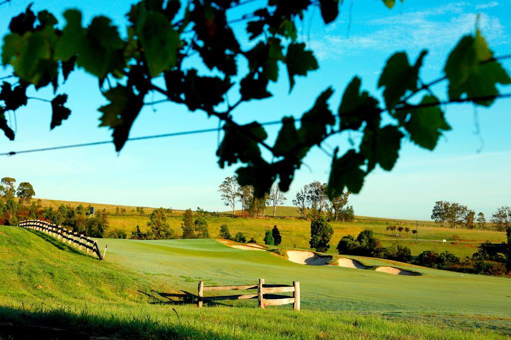 فندق شاتو إيلان آت ذا فينتدج هانتر فالي بوكولبن المظهر الخارجي الصورة The 18th hole at the 2007 PGA Championship