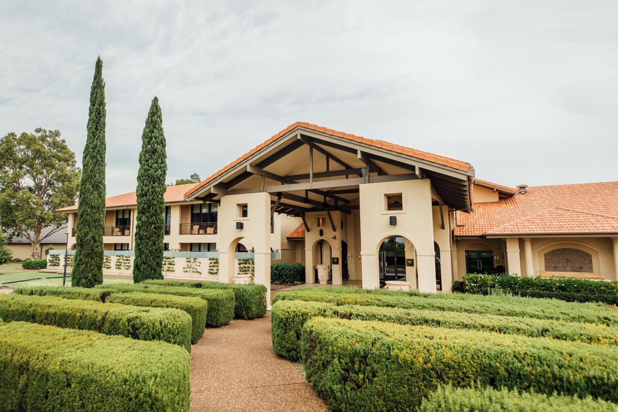 فندق شاتو إيلان آت ذا فينتدج هانتر فالي بوكولبن المظهر الخارجي الصورة Clubhouse at the Royal Perth Golf Club