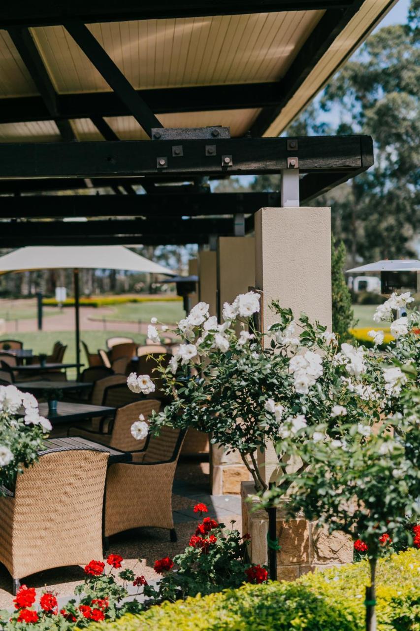 فندق شاتو إيلان آت ذا فينتدج هانتر فالي بوكولبن المظهر الخارجي الصورة The Clubhouse at the Wagga Wagga Golf Club